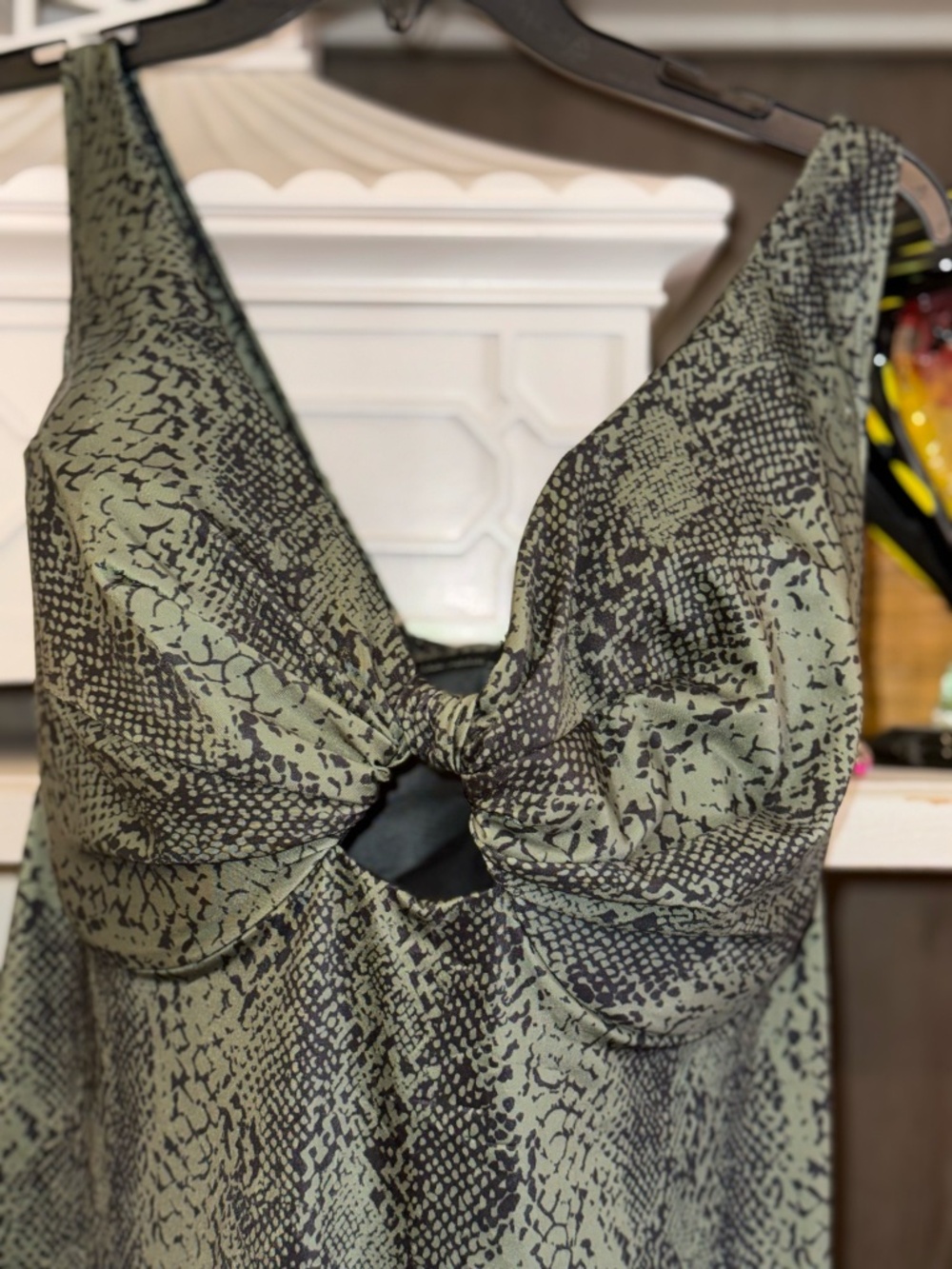 Swim Cacique 38H swimsuit tankini top green black snakeskin knotted front - Picture 4 of 5